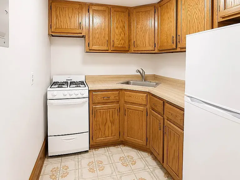 67 W 68th St #3B — Photo 5