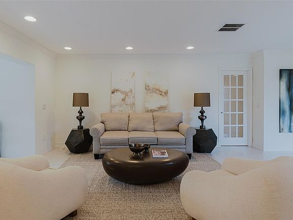 4th image of 9277 Vista Del Lago #39B