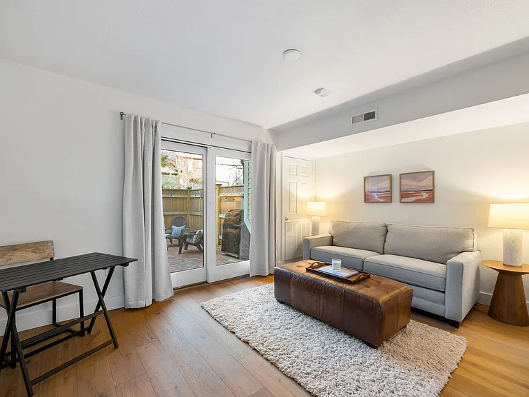 310 Swans Wharf Row — Photo 19