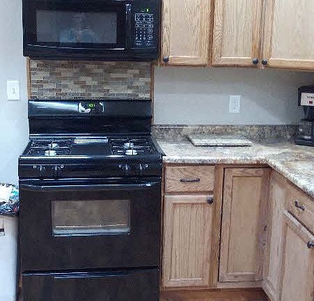 4th image of 711 N Dewitt St