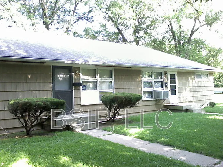 502 NE Freeman Ave — Photo 7