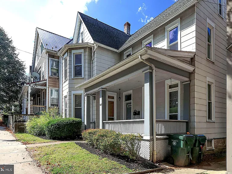 2 bed, 999 sqft, $1,200 — Photo 2