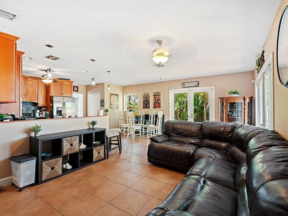 4th image of 1512 NE 18th Street