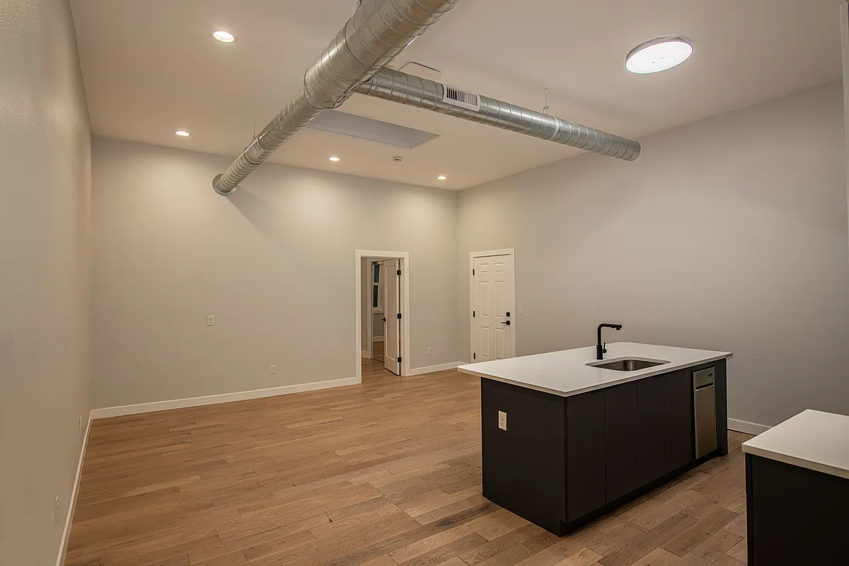 Building Photo - 204 S Union Ave #A