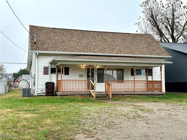 805 Warren Ave, Belpre, OH 45714