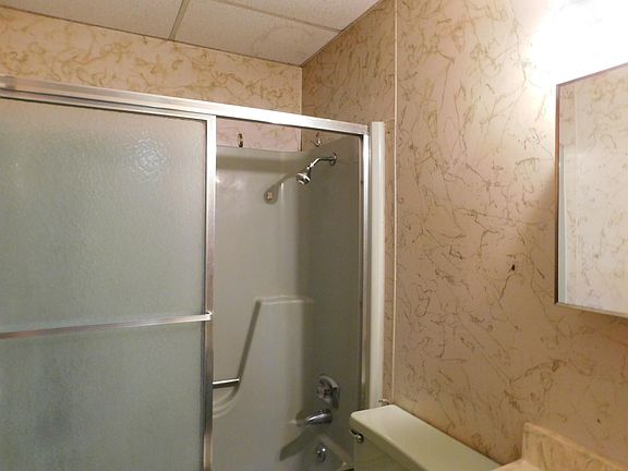 4th image of 111 W Pine Ave #33