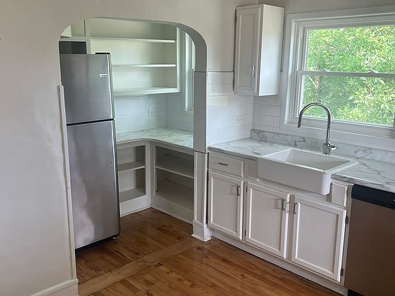 2nd image of 5331 N Manila Ave #2