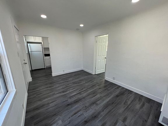 4th image of 2056 1/2 W 67th St