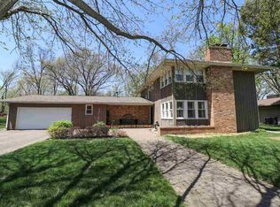 1243 W Wonderview Dr, Dunlap, IL 61525