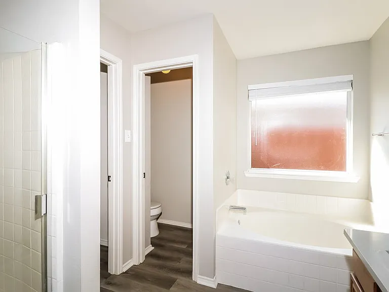 2904 Bourbon St — Photo 12
