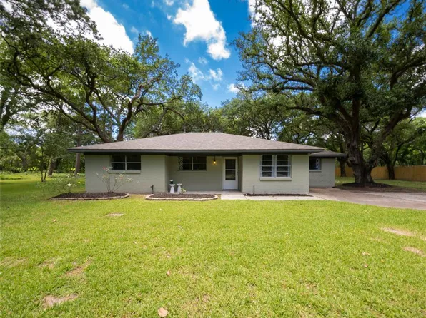 2402 Duroux Rd, La Marque, TX 77568