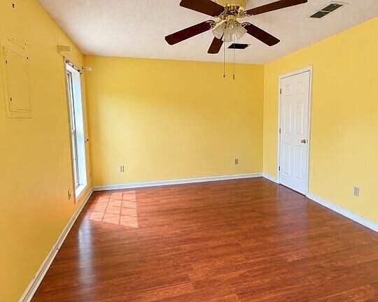 5th image of 918 Linbar St