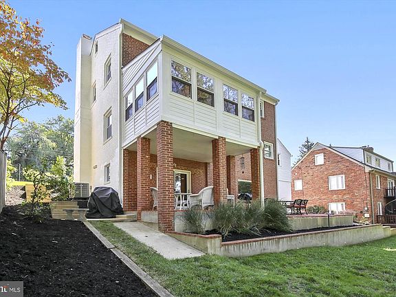 3rd image of 4831 Broad Brook Dr