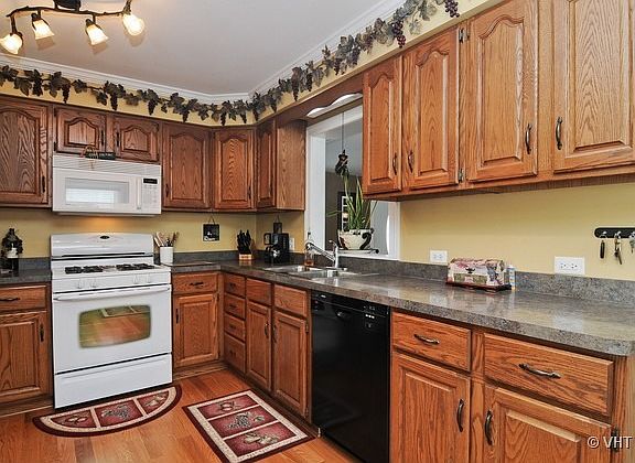 4th image of 285 Bonnie Brae Ave