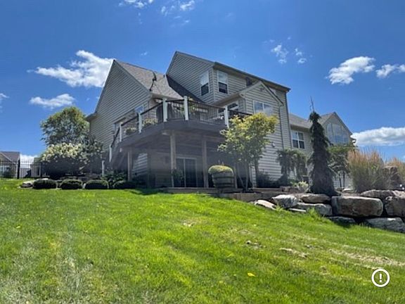 3rd image of 9648 Crescent Ln