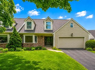 1611 W Eastbrook Ct, Mequon, WI 53092