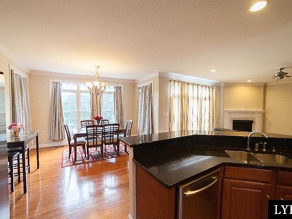 5th image of 107 Beacon Hill Pl