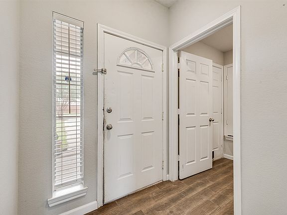 5th image of 1016 Woodside Ln