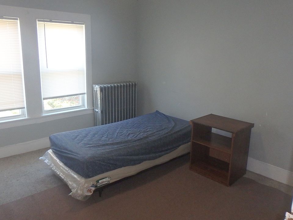 2nd image of 257 Turner St #4