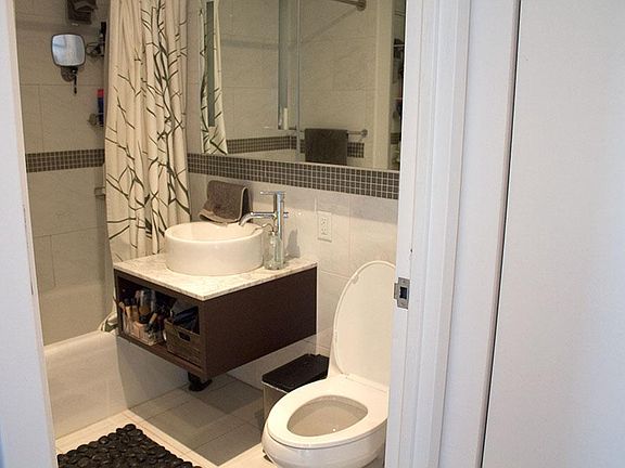 3rd image of 610 W 42nd St APT 48A