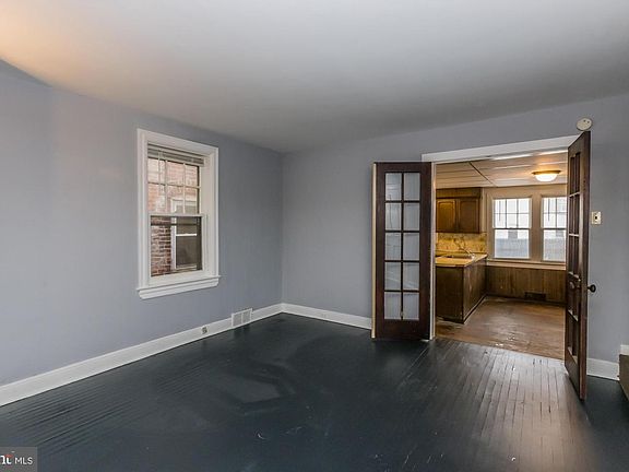 5th image of 28 Strode Ave