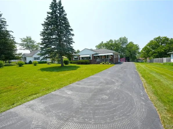 90 Winona Rd, Elma, NY 14059