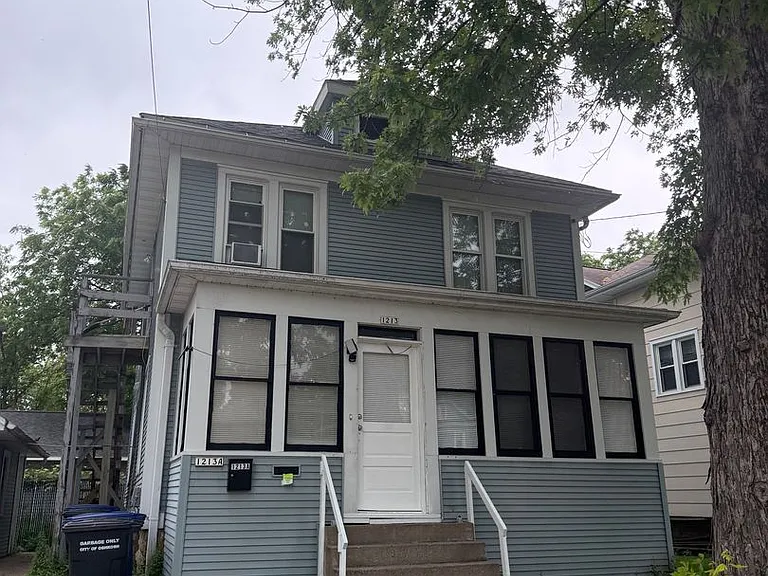 1213 Grand St — Photo 1