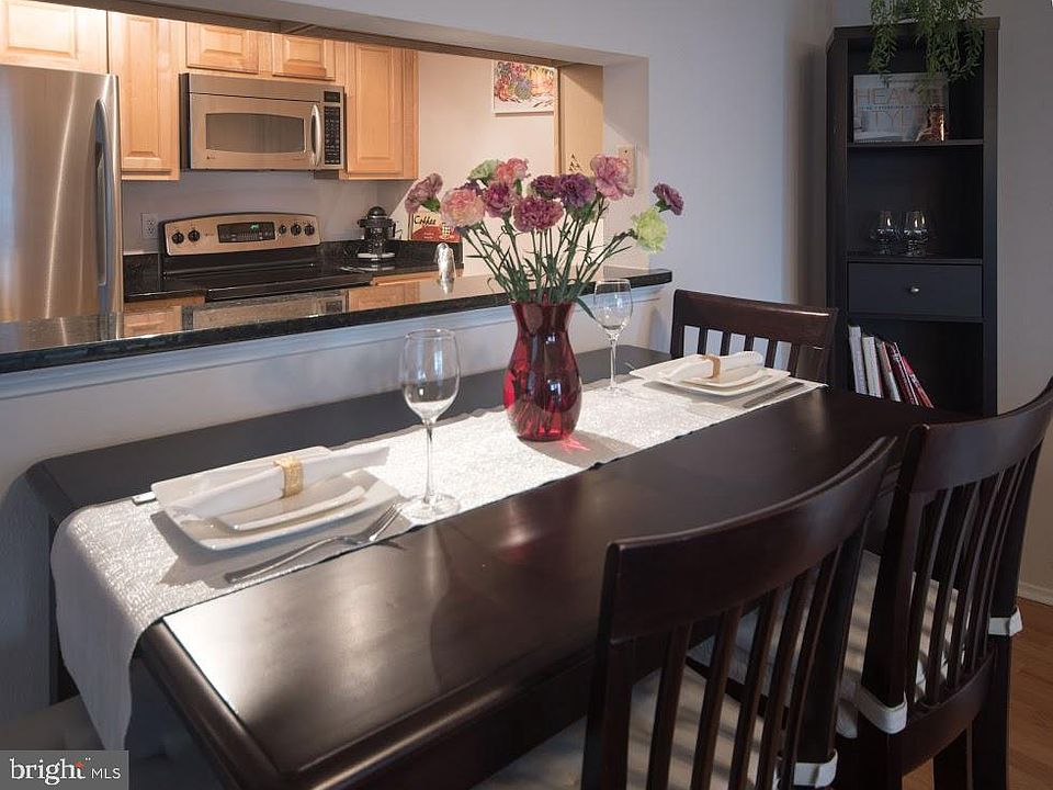 1st image of 3313 Wyndham Cres #4212