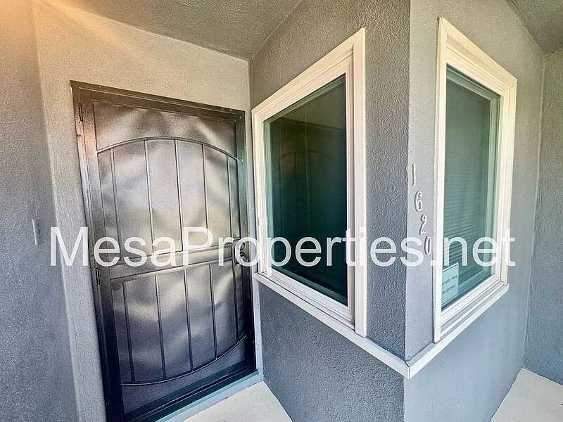 3 bed, 2.0 bath, 1248 sqft, $3,450 — Photo 3