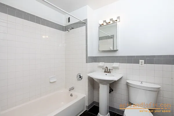 Rented by aptsandlofts.com | media 33