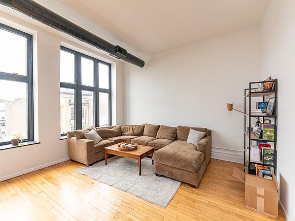 4th image of 1468 N Milwaukee Ave #3