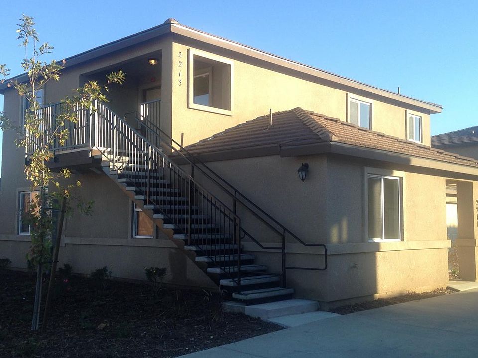 1st image of 2217 W Lark Ave
