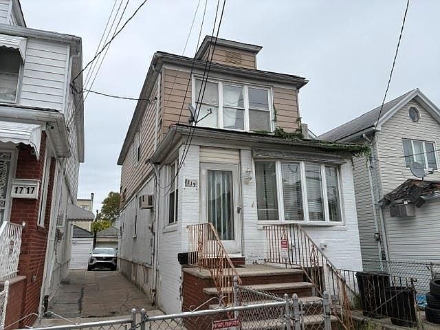 2nd image of 1719 E 51st St