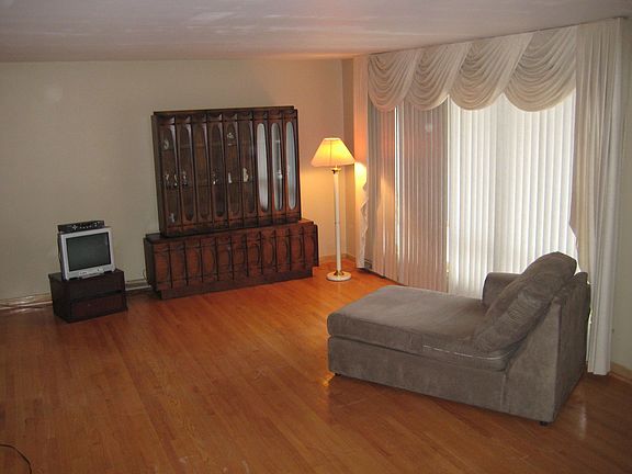Sunny, large living area