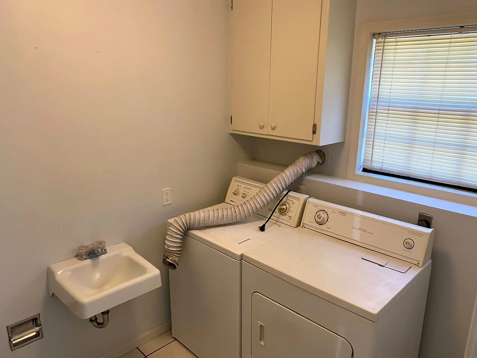 2 bed, 1.5 bath, 1040 sqft, $1,190 — Photo 3