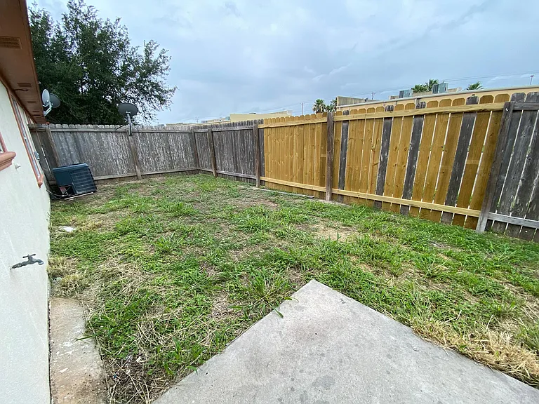 1903 W Douglas St #1 — Photo 18