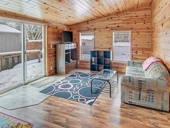 5th image of 3917 Brook Dr