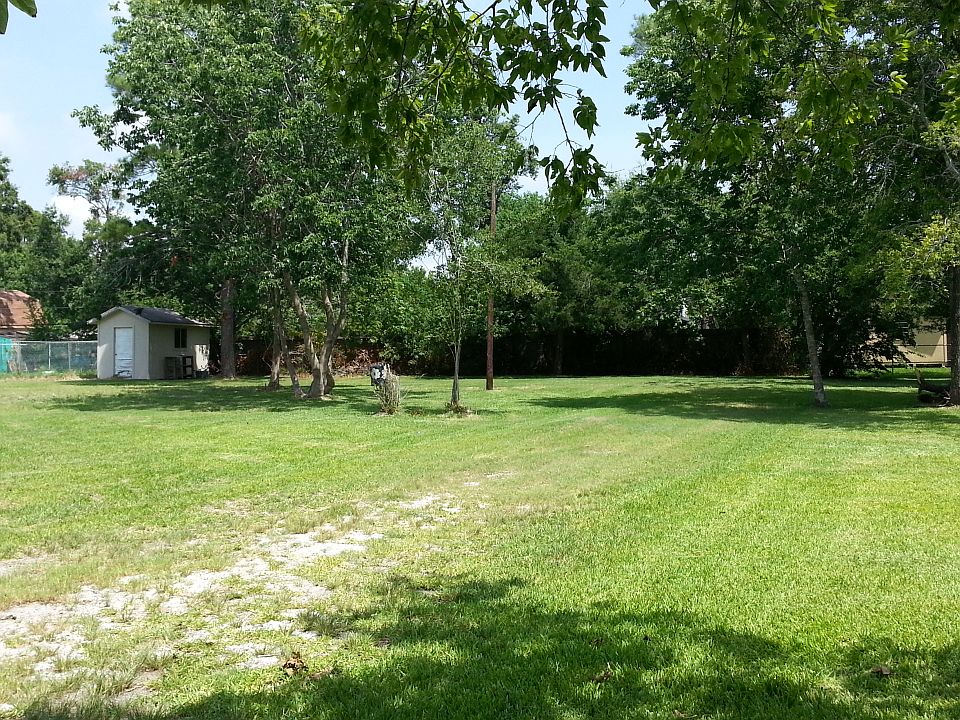 2nd image of 630 Seagrove St