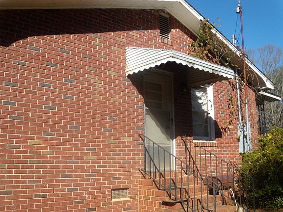 2nd image of 506 Broadway Ave