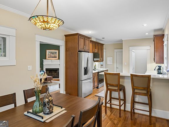 3rd image of 370 Oakland Park SE