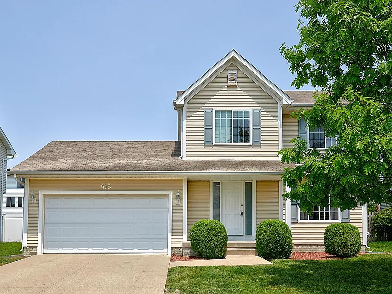 615 SE Prairie Park Ln — Photo 1