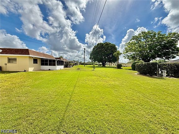 4th image of 2212 Gardenia Way