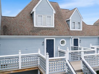 2122 Old Pond Lane #2122, Norwich, CT, 06360