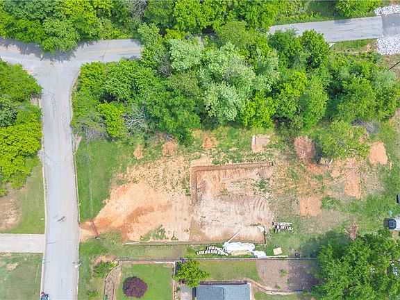 2nd image of 131 Hobbs Rd #11