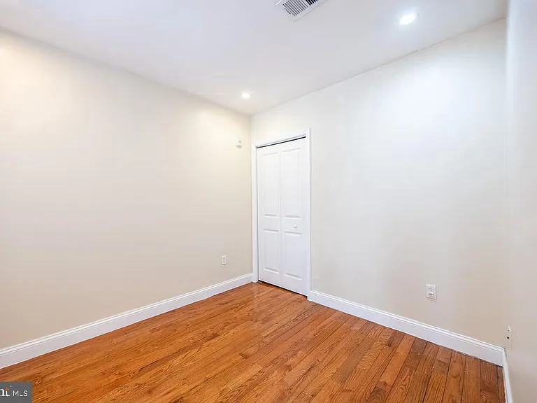 4706 Chestnut St #3B — Photo 8