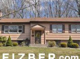 42 The Gln, Cedar Grove, NJ 07009