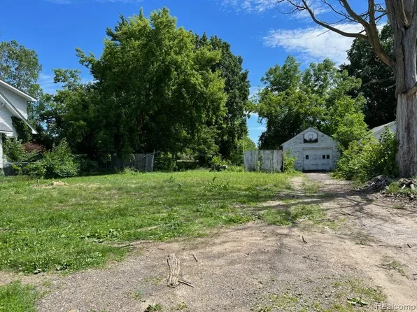 12455 W Lennon Rd, Lennon, MI 48449