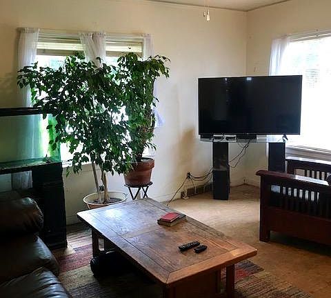 2nd image of 1431 Georgia Ave #1433