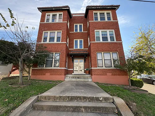 134 E 18th St #F Photo 1
