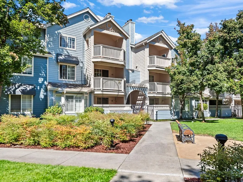 606 Arcadia Ter #304